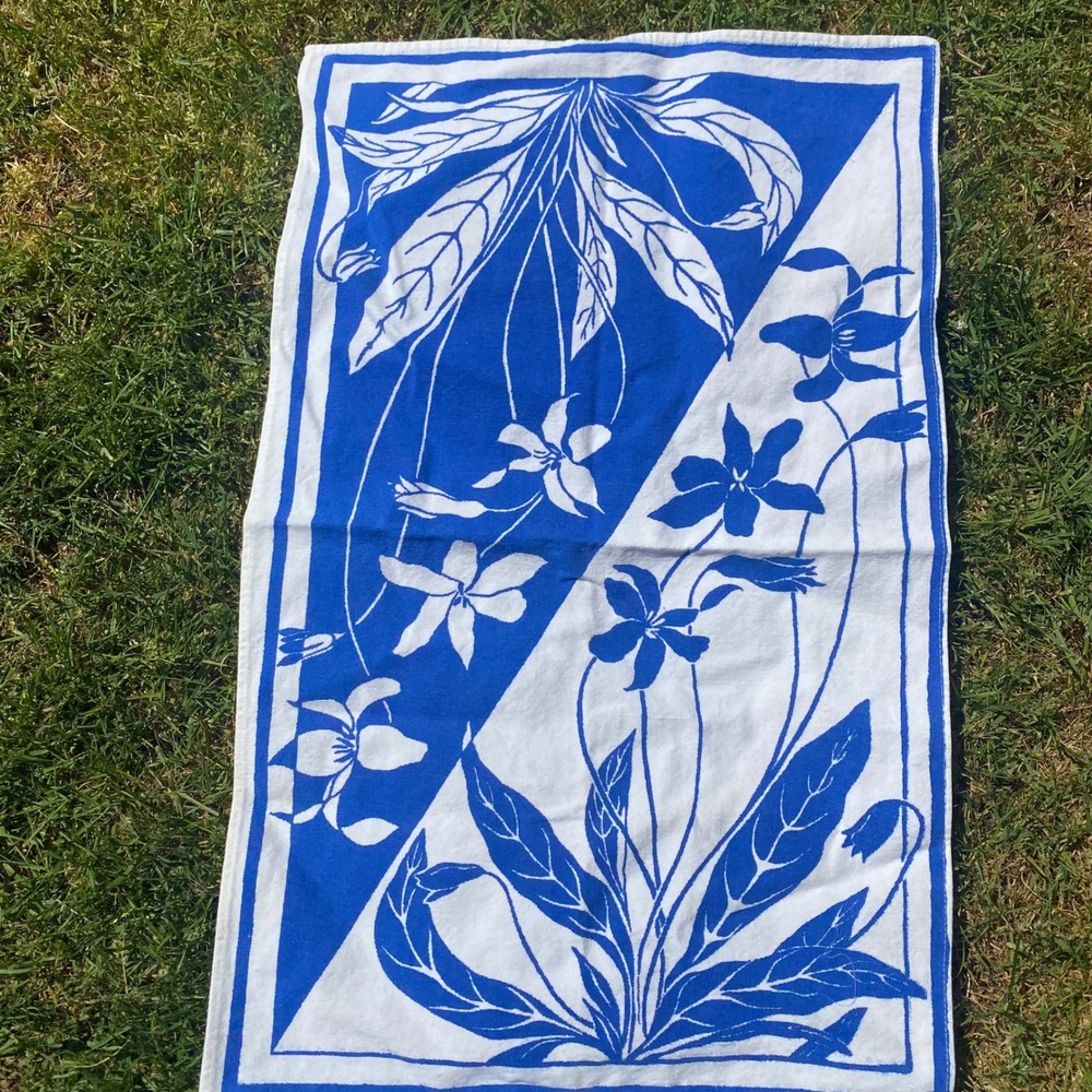 Vintage Tea Towel Decorative Tapestry Printed Floral Wall Art Blue White